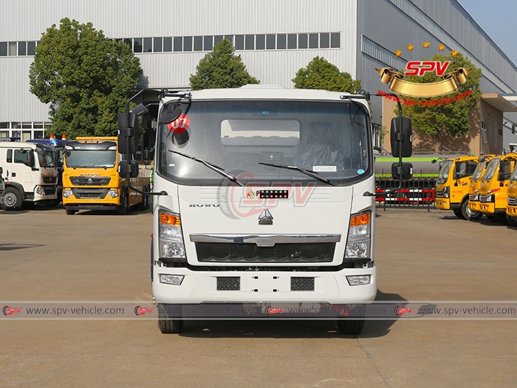 6,000 Litres Refueler Truck Sinotruk - F